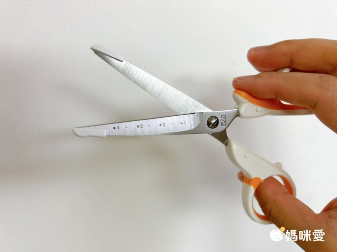 akachan honpo - 幼童理髮梳剪組-有刻度