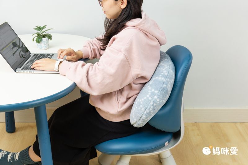 日本 DAIKAI - 極細纖維柔軟保暖豆形靠枕/抱枕-素色-沙杏 (55x29cm)