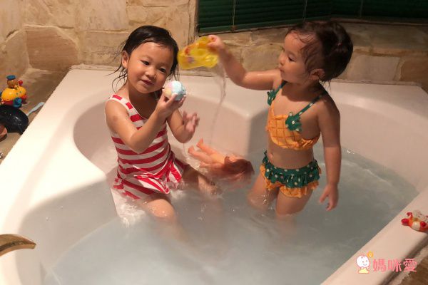  法國 Nailmatic Kids 銀河系沐浴球