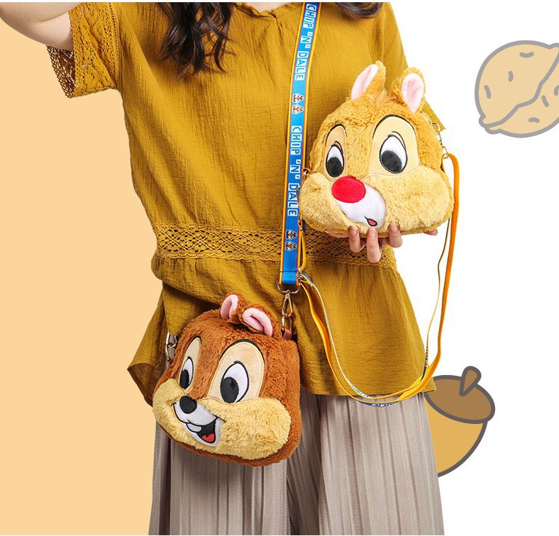 毛茸茸斜背包-卡通人物唐老鴨
