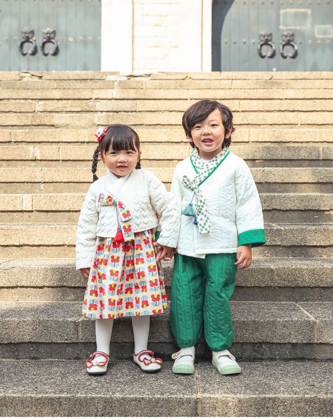 韓國 OZKIZ - 花朵印女寶生活韓服套裝