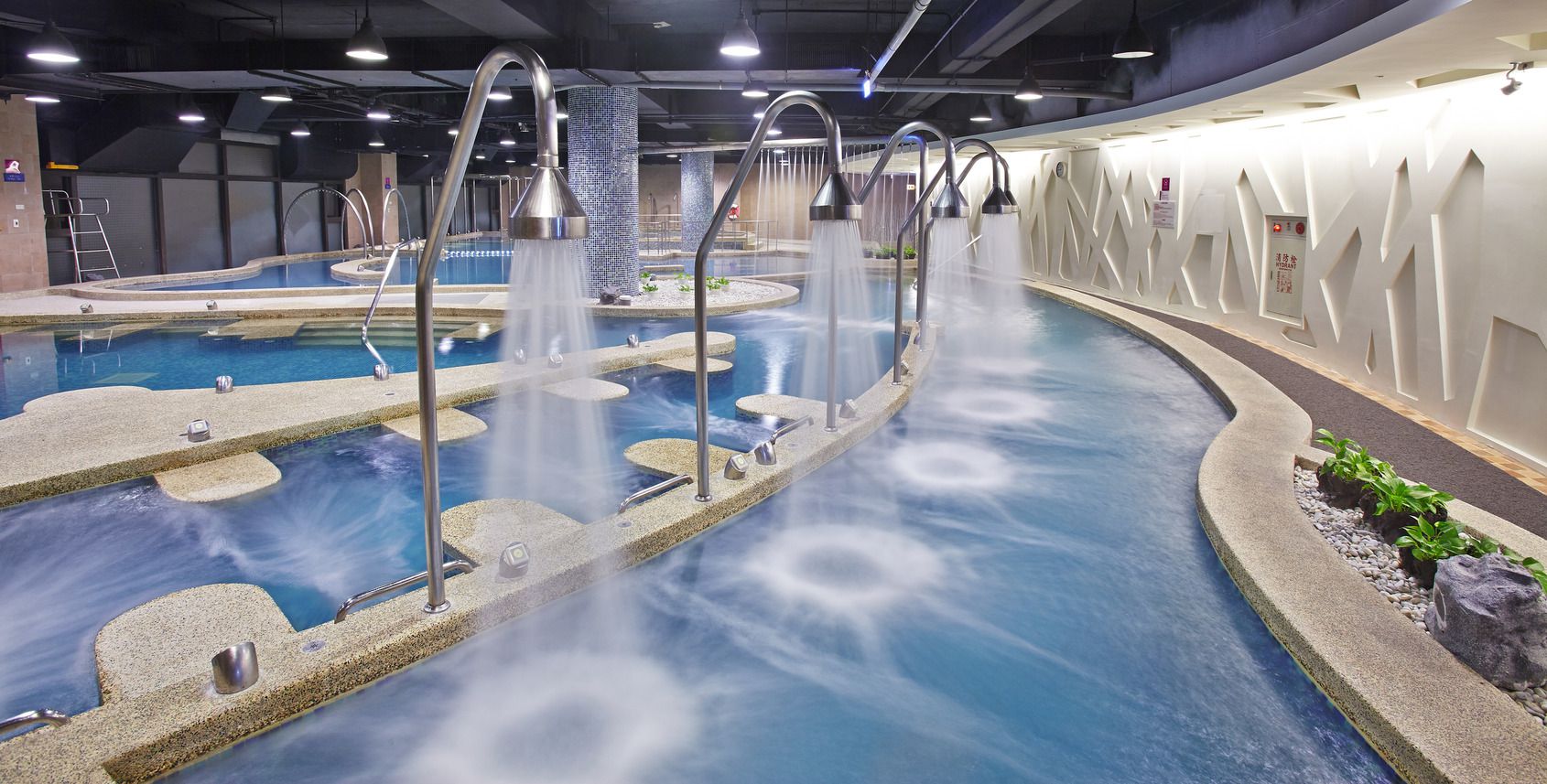 獨家方案3折起↘高雄義大皇家酒店｜2大2小直接升等家庭房