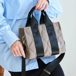 日本 LIZDAYS - 防潑水2way絎縫小巧托特包-(可裝A5)-卡其x黑