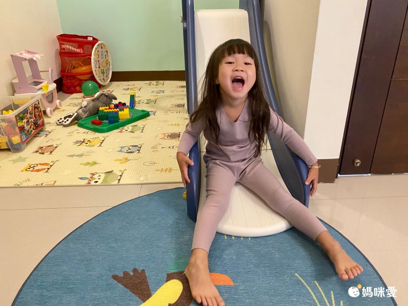 兒童無痕德絨保暖上衣-深藍色