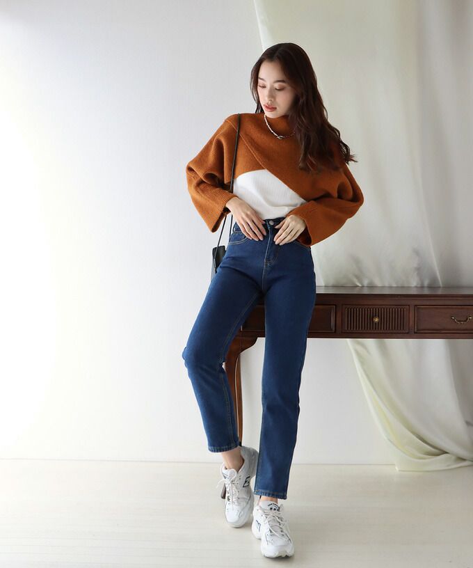 日本 BLUE EAST - 交叉超短版長袖針織上衣-杏