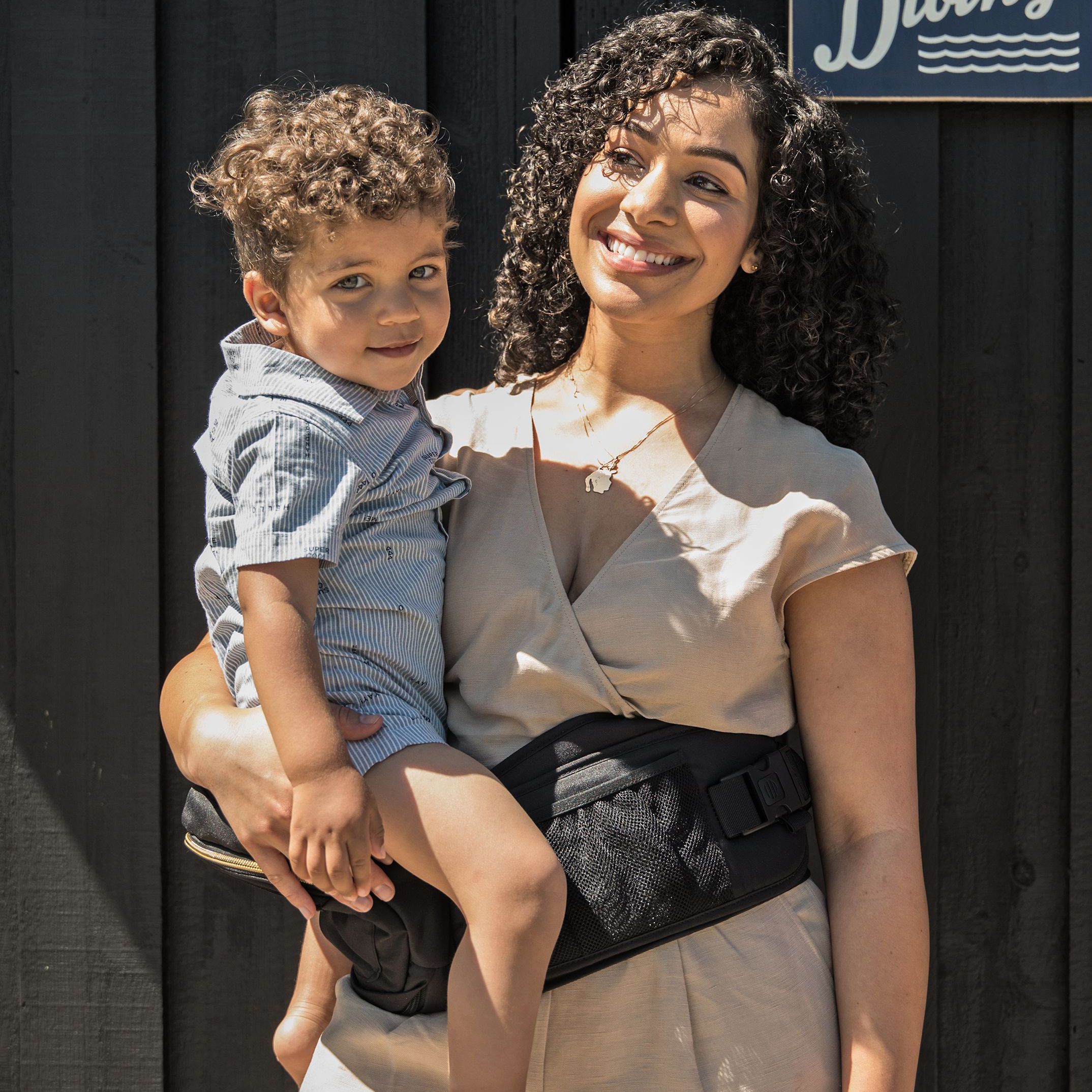 美國Tushbaby - 精品腰凳包-黑金時尚 (19*10*9.5cm(+/-5%))