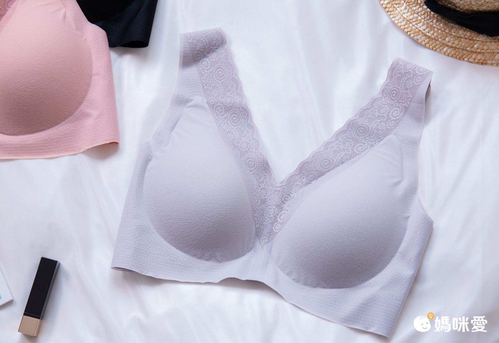 香茉 CHANMODE - 細緻雲柔感V領貼合無痕內衣-細肩款-黑-內衣x1件