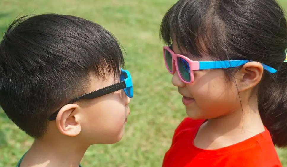 LOVEYE - 偏光墨鏡-黑莓派對-藍碰黑