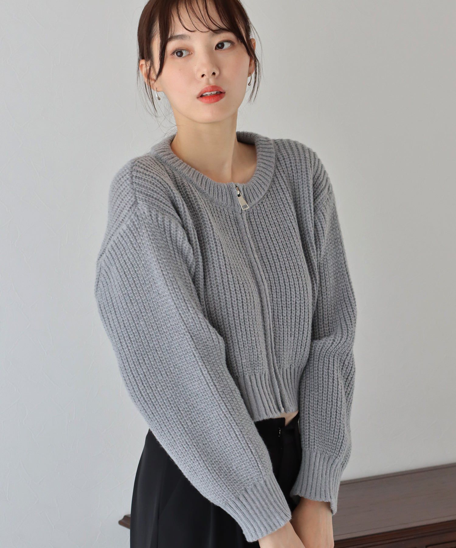 日本 BLUE EAST - 短版圓領羅紋針織薄外套-米杏