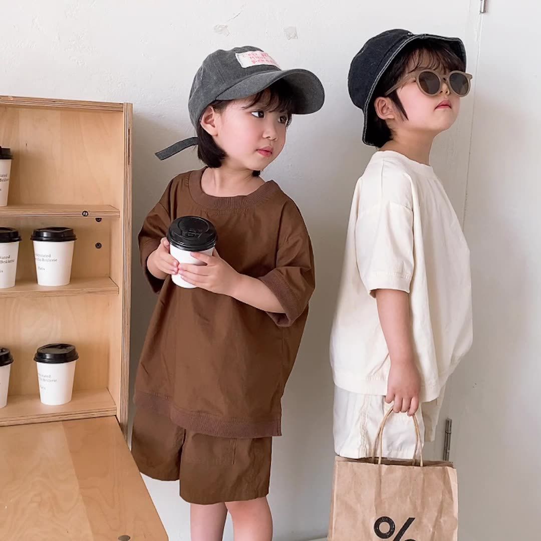 質感素色圓領口袋套裝-咖啡色