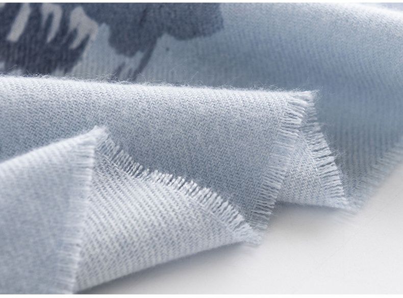 民族風渲染仿羊絨保暖圍巾-玫瑰花園-灰色 (180x60cm)