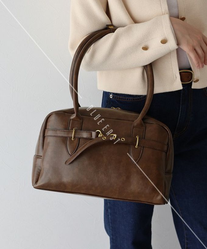 日本 BLUE EAST - 復古風皮帶造型波士頓肩背包-黑