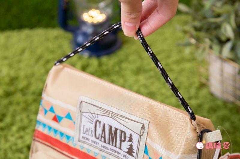 日本現代百貨 - 圖騰輕便野餐墊(附收納袋/地釘*4)(2-3人)-藍 (140x90cm)