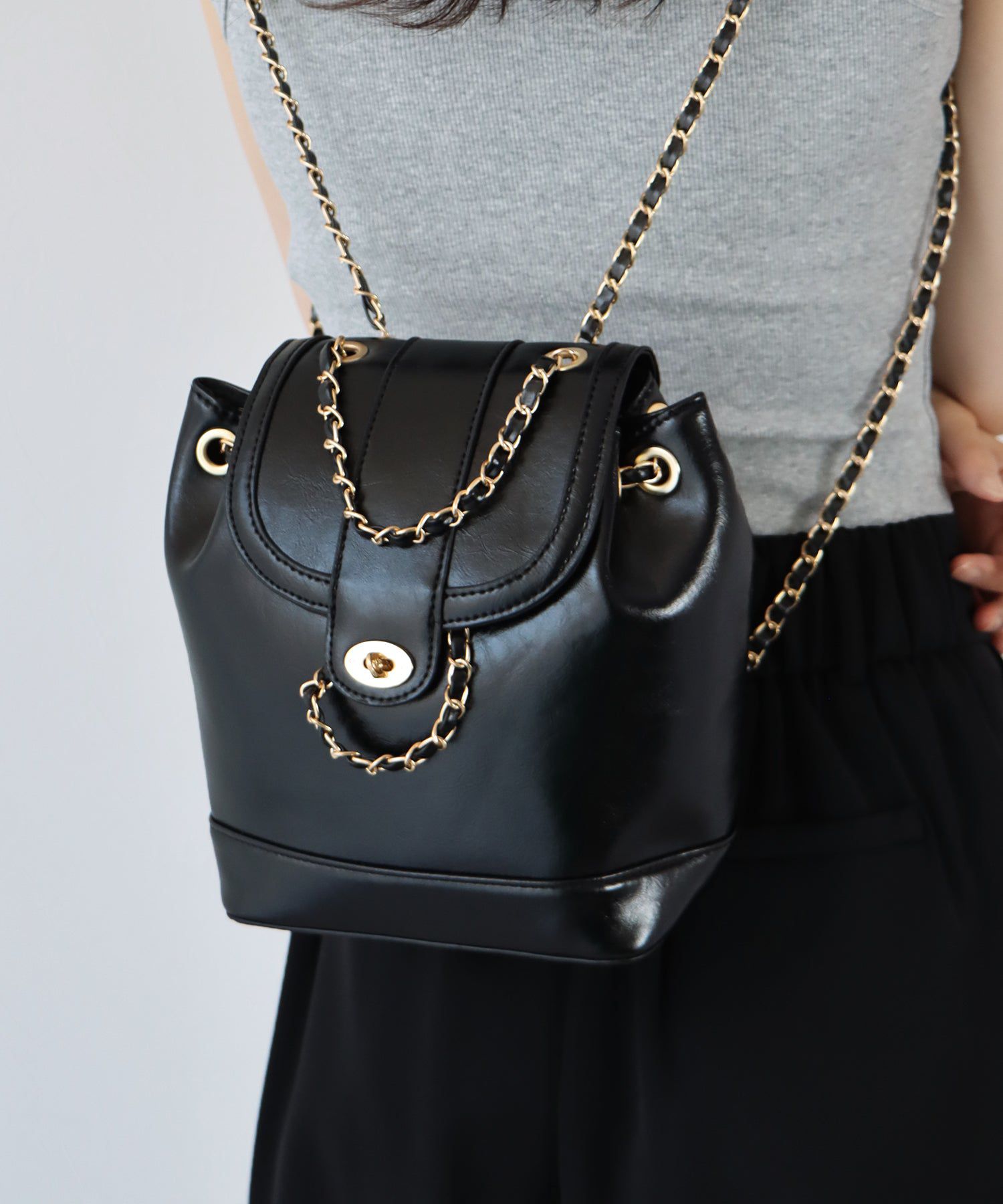 日本 BLUE EAST - 2WAY時尚金屬鍊後背小包-銀