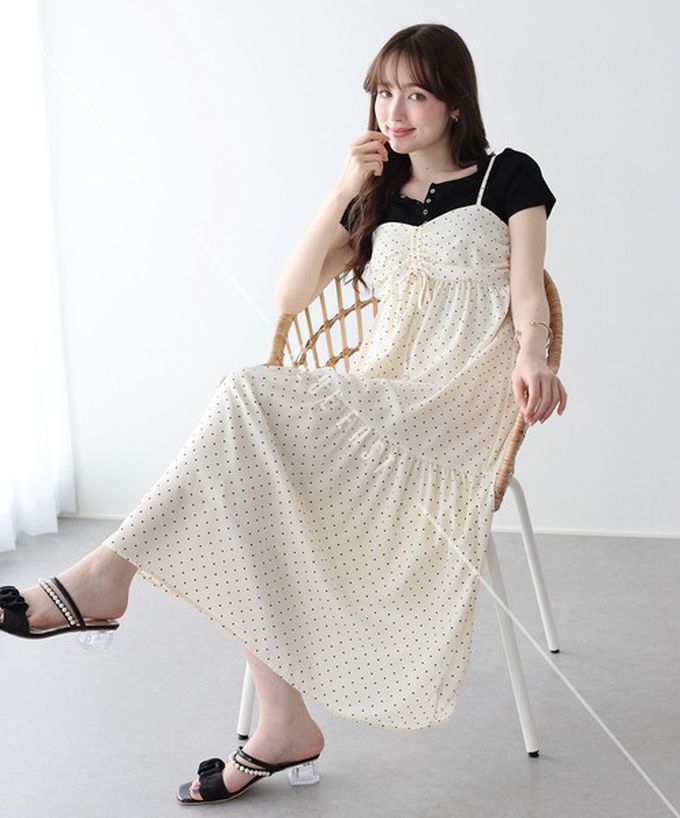 日本 BLUE EAST - 優雅皺摺度假花卉吊帶洋裝-米杏 (M)