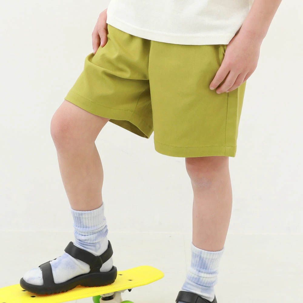 超彈力定番色休閒短褲-開心果綠