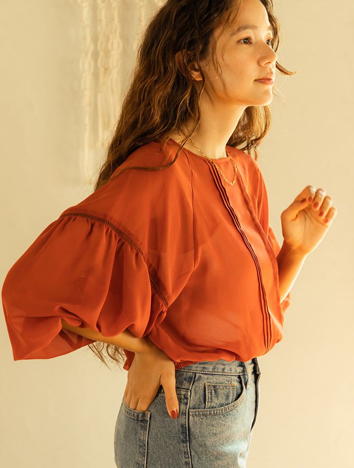 日本 fifth - 立體線條透膚薄紗澎澎七分袖上衣-白