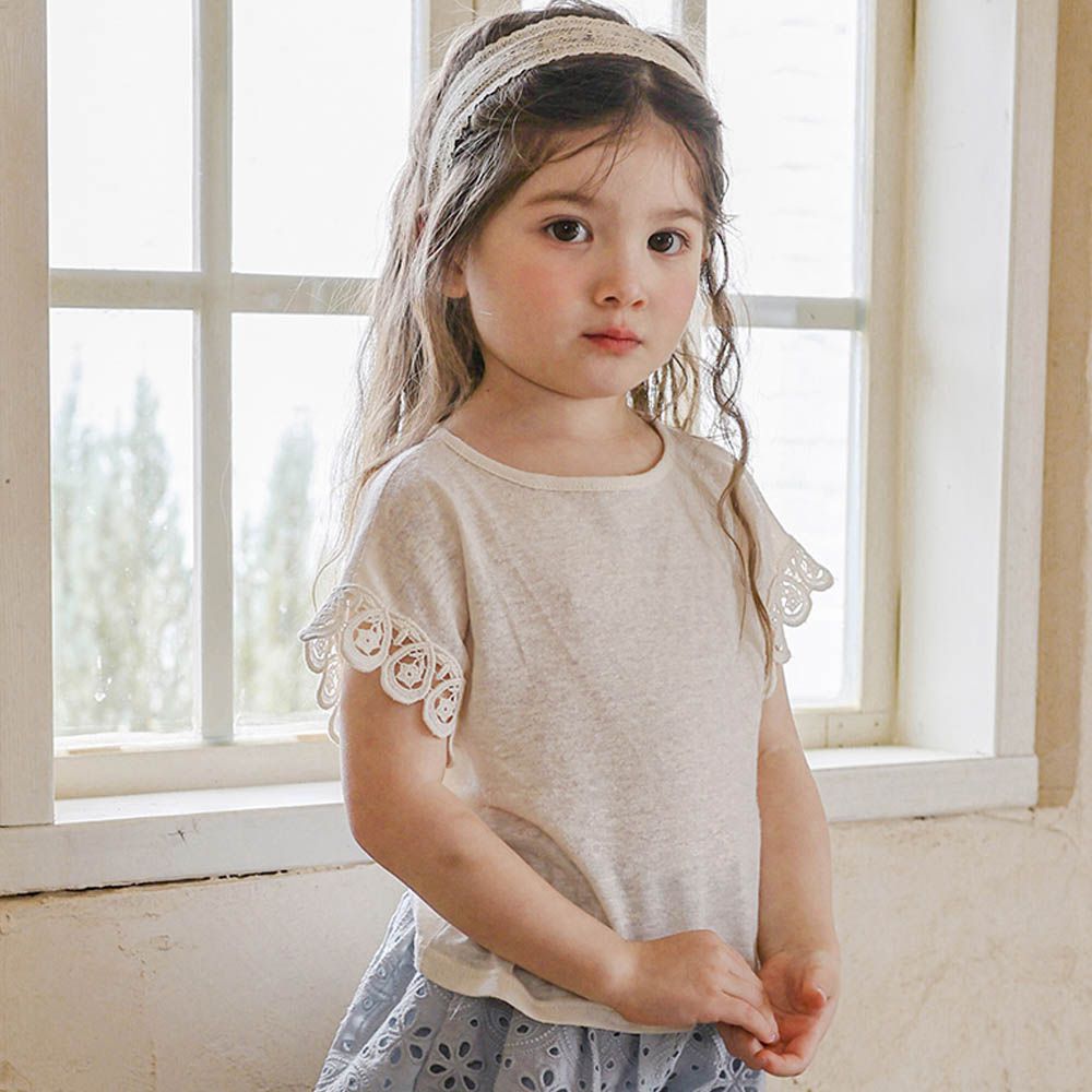 鏤空繡花裝飾短袖上衣-米白