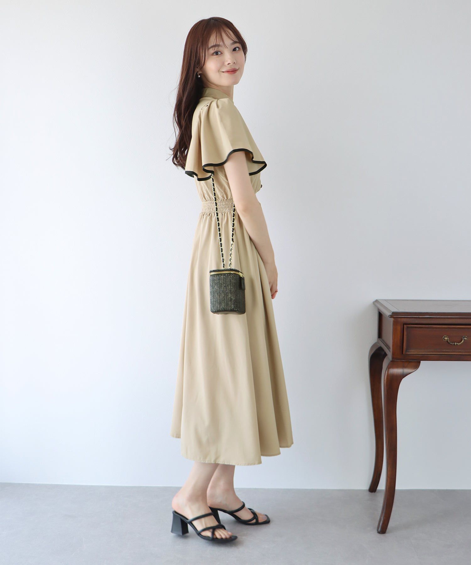 日本 BLUE EAST - 浪漫時光碎花雪紡短袖洋裝-寧靜花園-淺粉紫