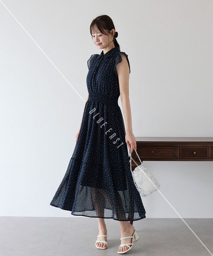 日本 BLUE EAST - 甜美雪紡束腰小荷葉短袖洋裝-碎花-米杏 (M)