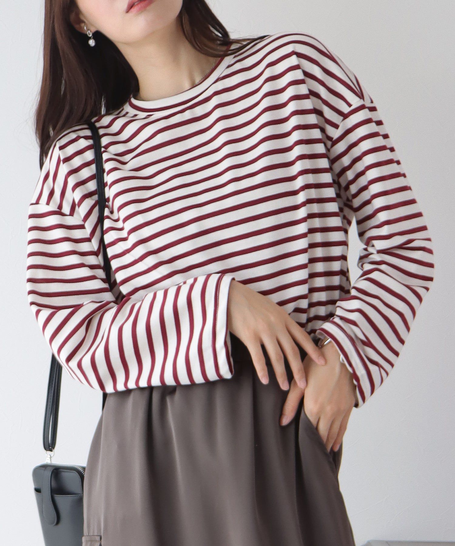 日本 BLUE EAST - 圓領百搭柔軟薄長袖上衣-條紋-深藍