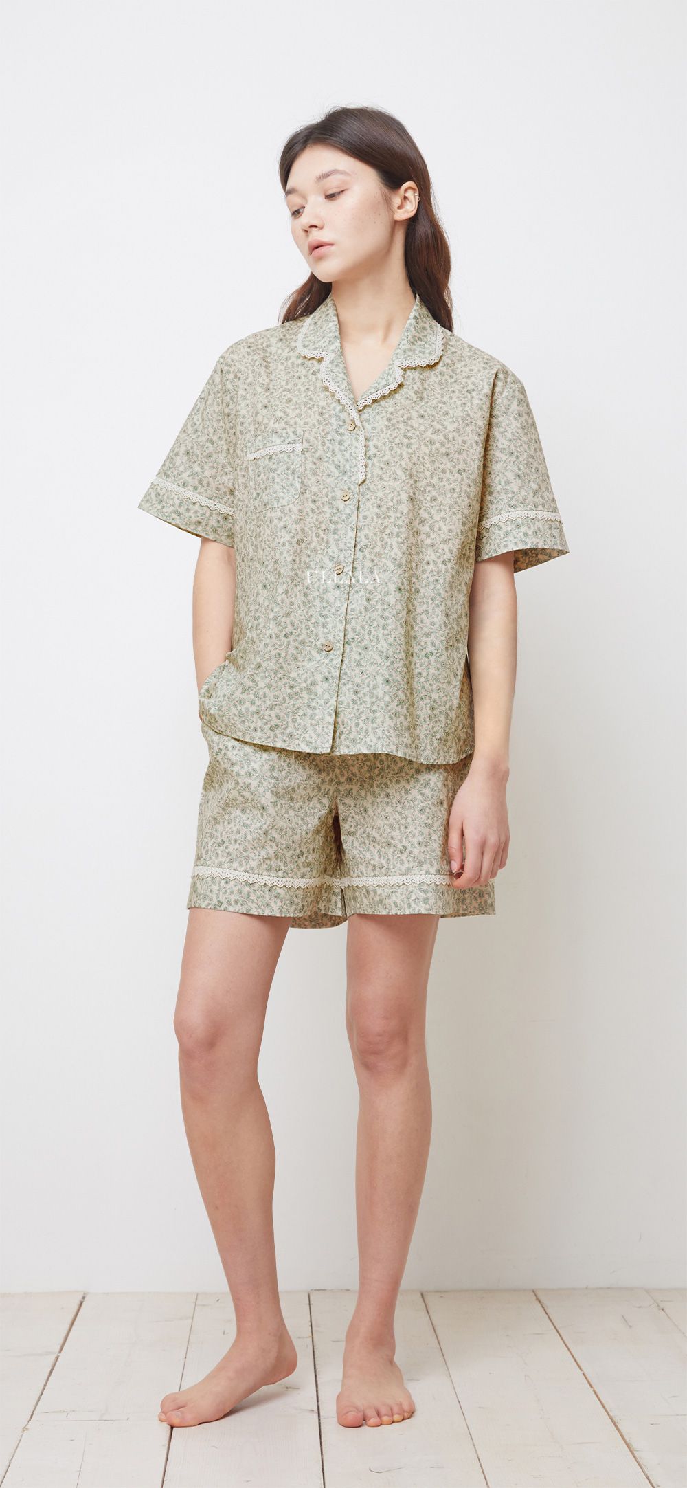 韓國 ULLALA - 滿版碎花短袖睡衣(兩件式) (FREE)