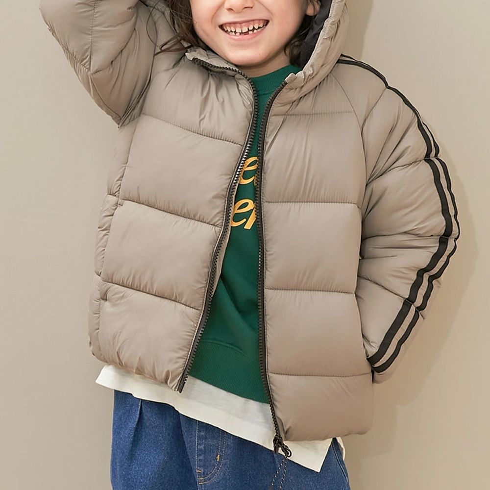 可機洗 輕量連帽保暖羽絨外套-袖子線條-淺卡其