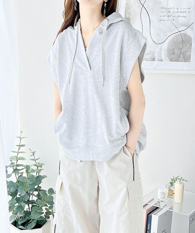 日本 Classical Elf - Java 深V領休閒寬短袖連帽上衣-黑白條紋