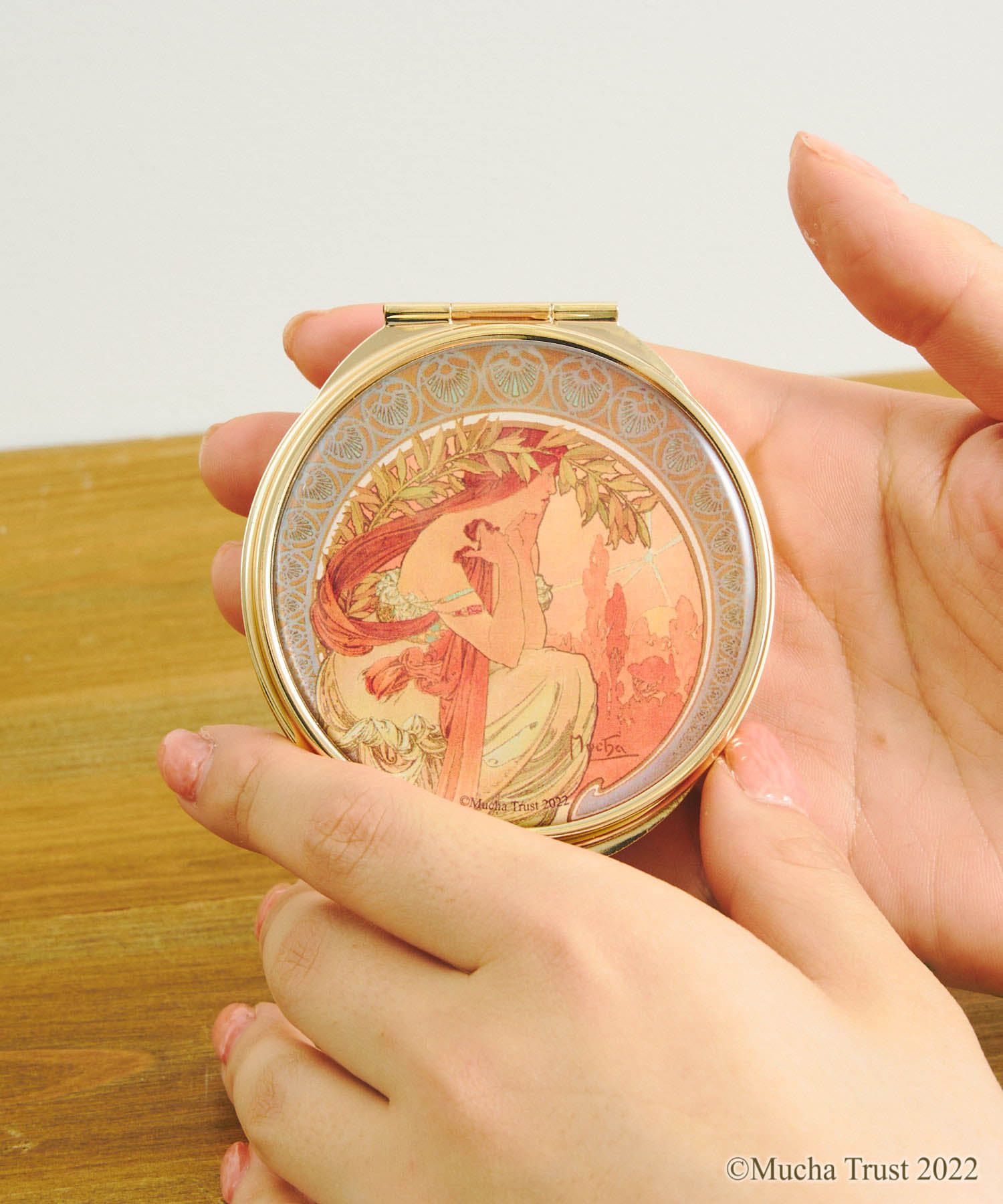 日本代購 - 限定聯名 慕夏四藝術折疊手拿鏡-繪畫