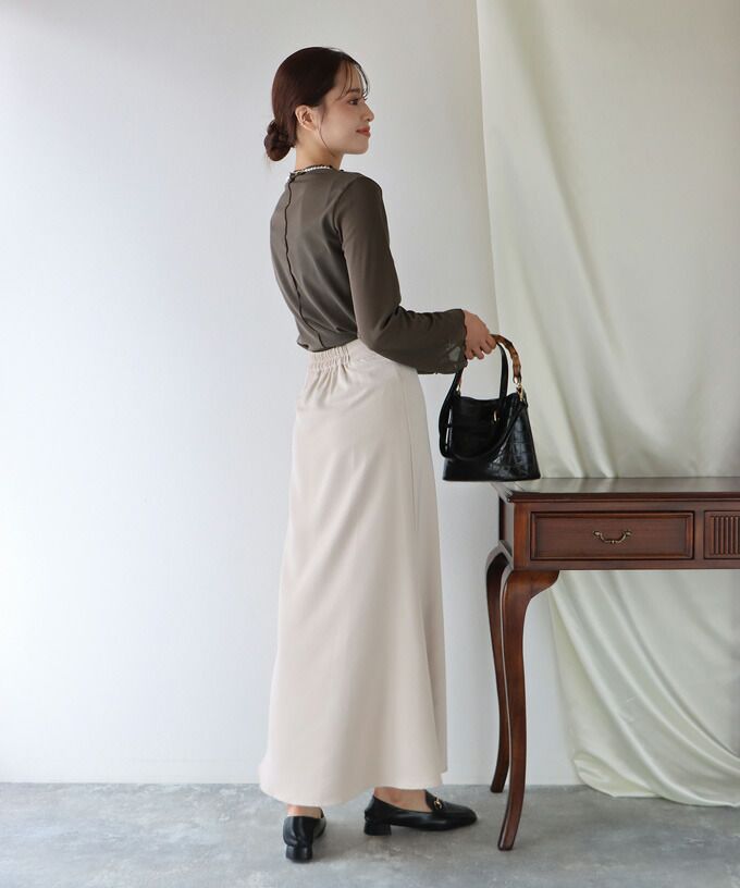 日本 BLUE EAST - 百搭木耳捲邊長袖上衣-白杏