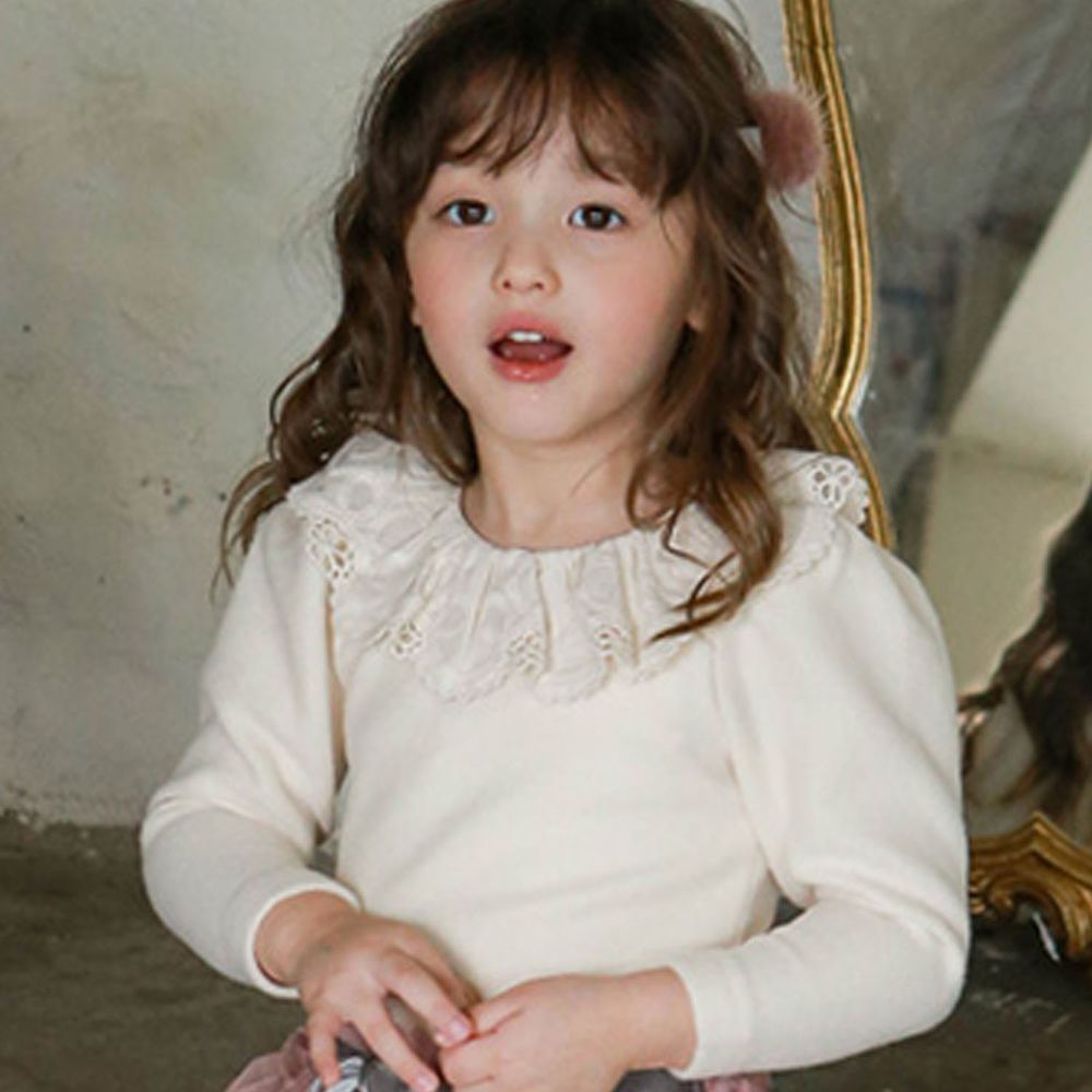 韓國 Puellaflo - (裏起毛)抓皺花瓣蕾絲領公主袖上衣-米白