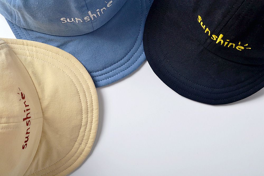 字母鴨舌帽-米色