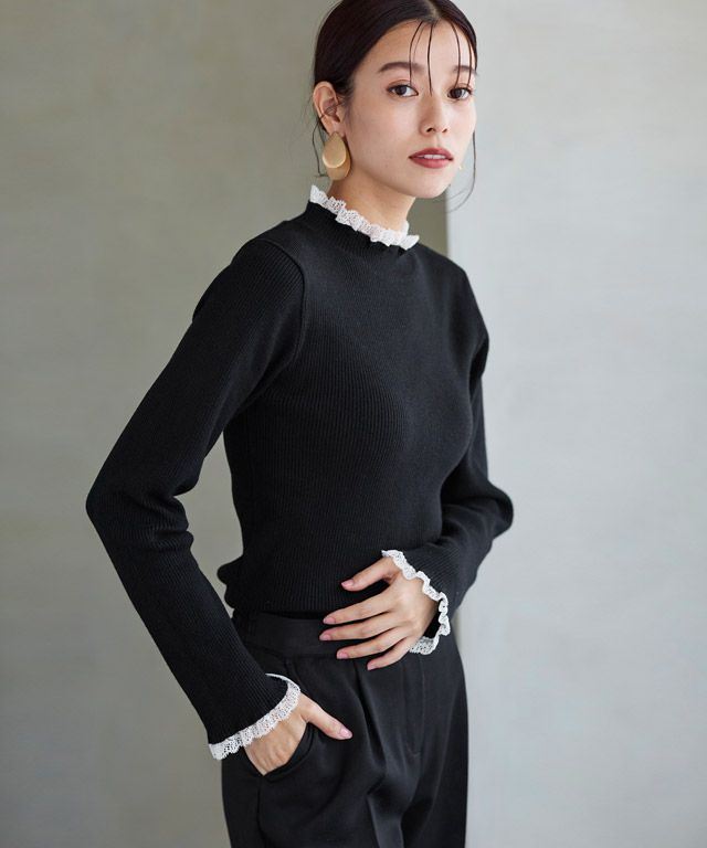 日本 BELLUNA - 蕾絲木耳領拼接針織上衣-條紋x白