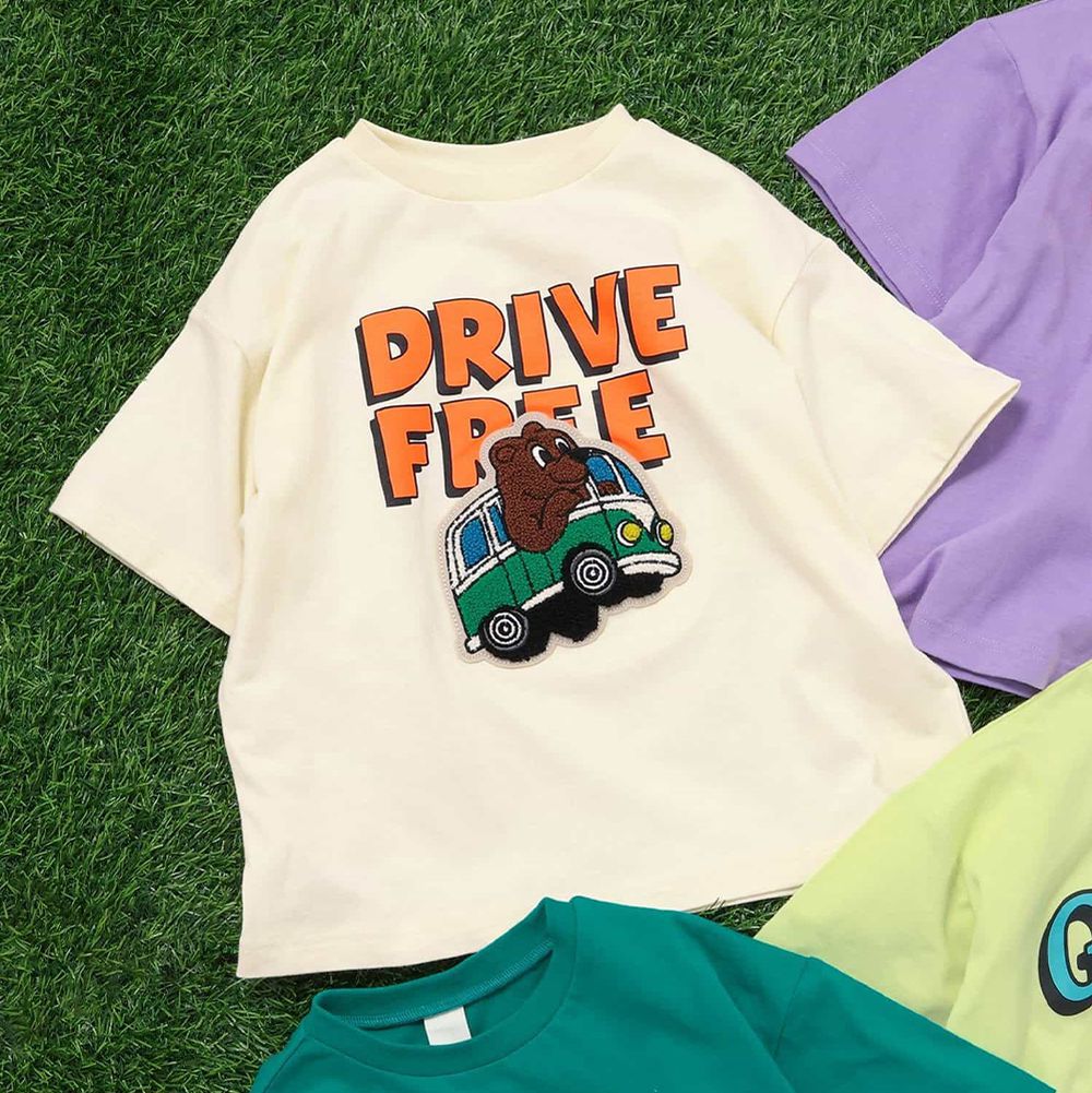 美式動物相良刺繡短袖上衣-熊熊開車-象牙白