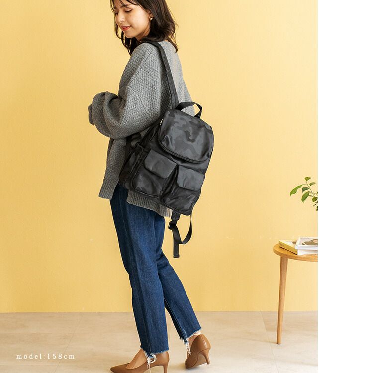 日本代購 - 尼龍輕量 10口袋多功能後背包/媽媽包-黑灰迷彩 (32x29x12cm)