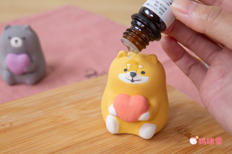 日本 DECOLE - 療癒精油陶土擴香石小公仔擺飾-風水運勢款-全體運 (約4.8x5.2x5.6cm)