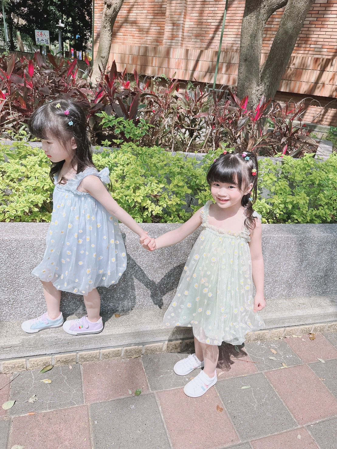 甜美吊帶連身紗裙洋裝-紅色鳳梨-粉色