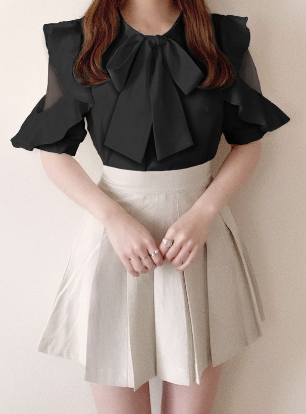 日本 GRL - 優雅紐結荷葉五分袖上衣-天使白