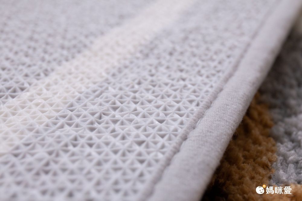 羊羔絨長條形床邊腳踏墊-26英文字母