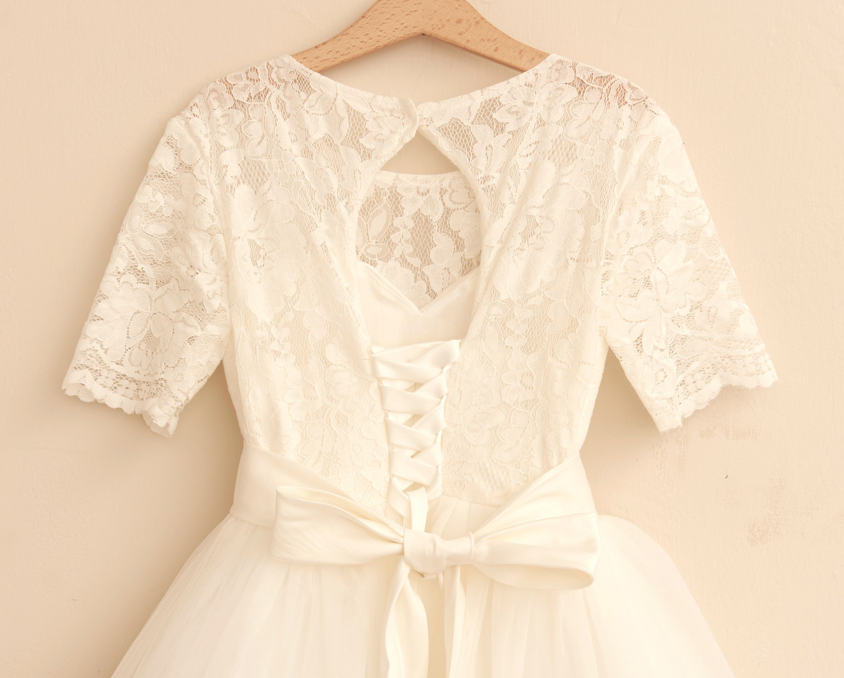 Love, Charlotte - 典雅風短袖蕾絲上衣白紗長裙禮服