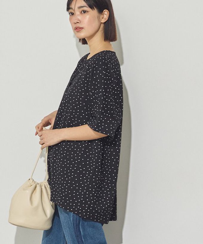 日本 Sans Souci 34+ - 接觸涼感 鑰匙領五分袖上衣-圓點-米白