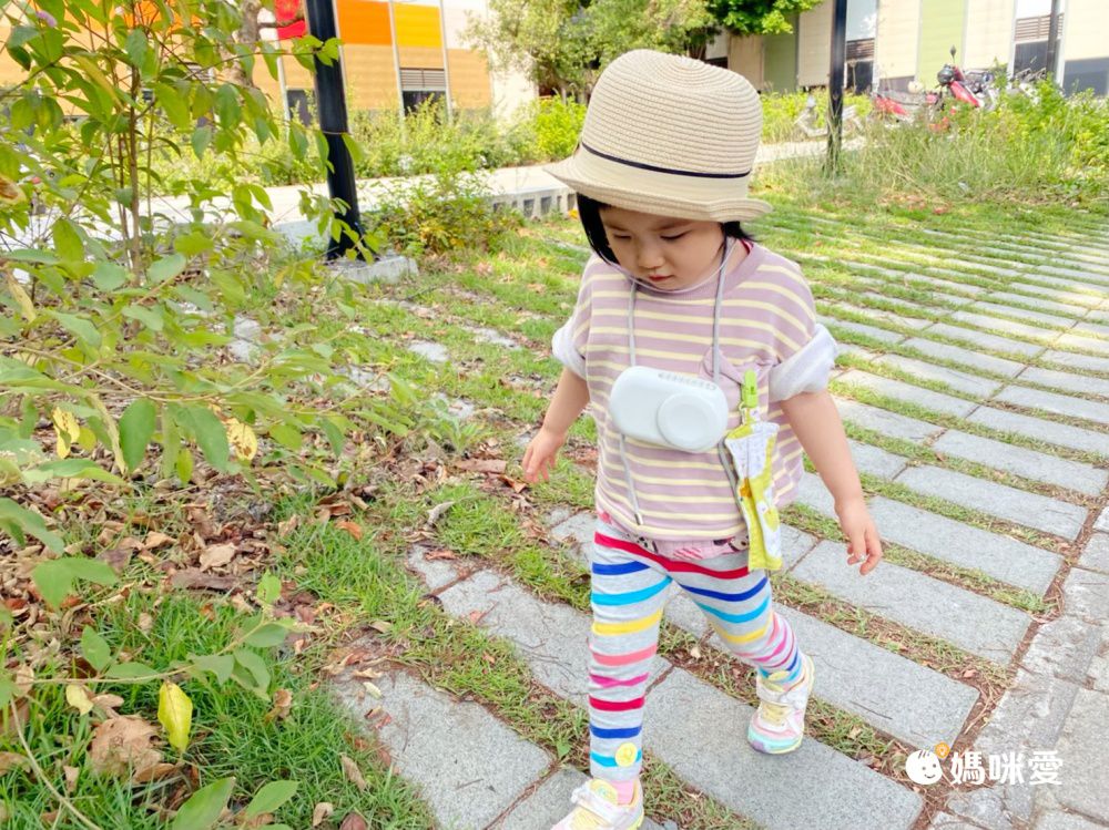 AIRMATE 艾美特 - USB日系掛脖/桌立充電風扇-草莓粉