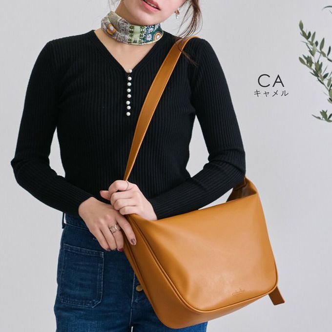 日本 LIZDAYS - 柔滑簡約休閒單肩側背包-煙燻粉 (23x28cm(開口處37.5cm))