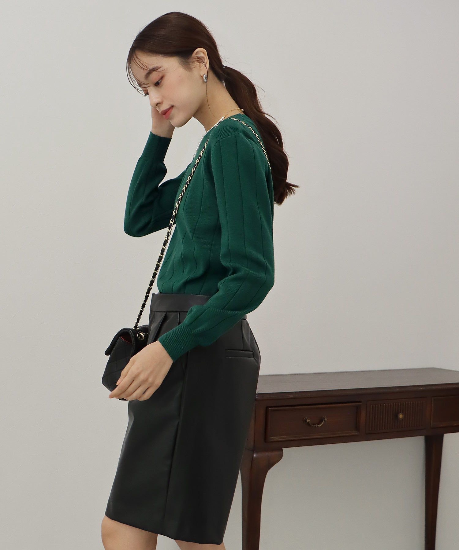 日本 BLUE EAST - 圓領粗羅紋針織上衣-紅