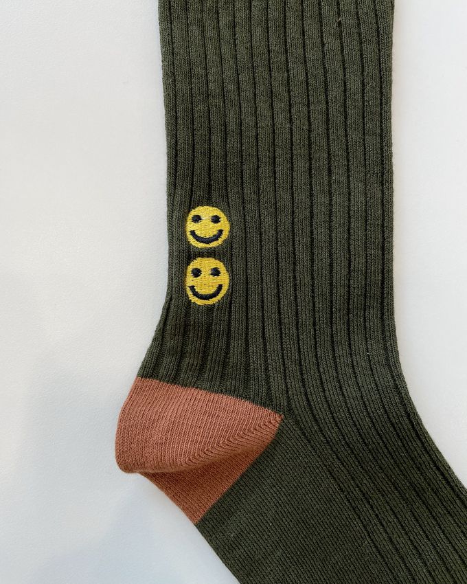 韓國Marian - 笑臉刺繡撞色中筒襪-奶油色 (Free)