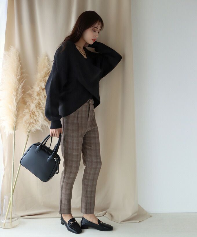 日本 BLUE EAST - 柔美交叉短版針織毛衣-淺灰