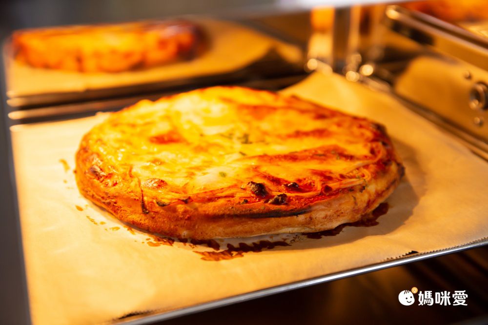 一週賣出一棟101高度！瑪莉屋口袋比薩 回烤5分鐘上桌！