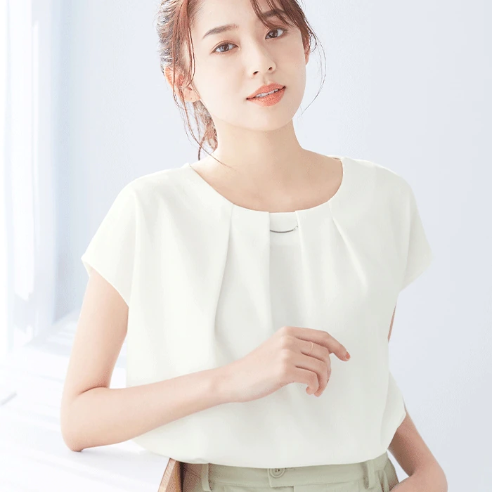 日本 BELLUNA - 四機能 知性皺摺小金屬環設計短袖上衣-白