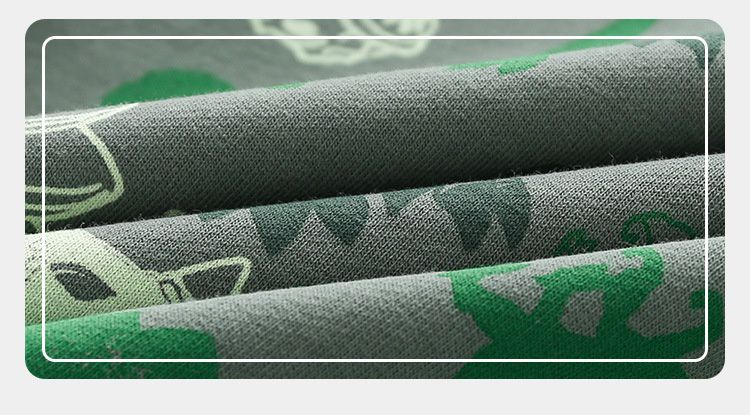 WELLKIDS - 圓領休閒百搭長袖上衣/大學T-恐龍世紀-軍綠色