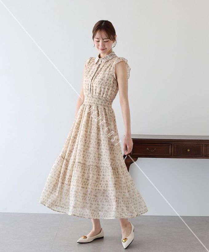 日本 BLUE EAST - 甜美雪紡束腰小荷葉無袖洋裝-碎花-米杏 (M)